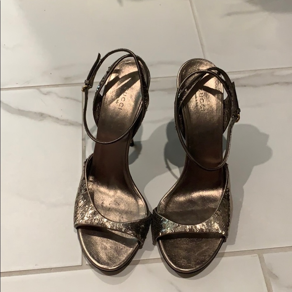 Pewter Gucci Pumps size 10.5